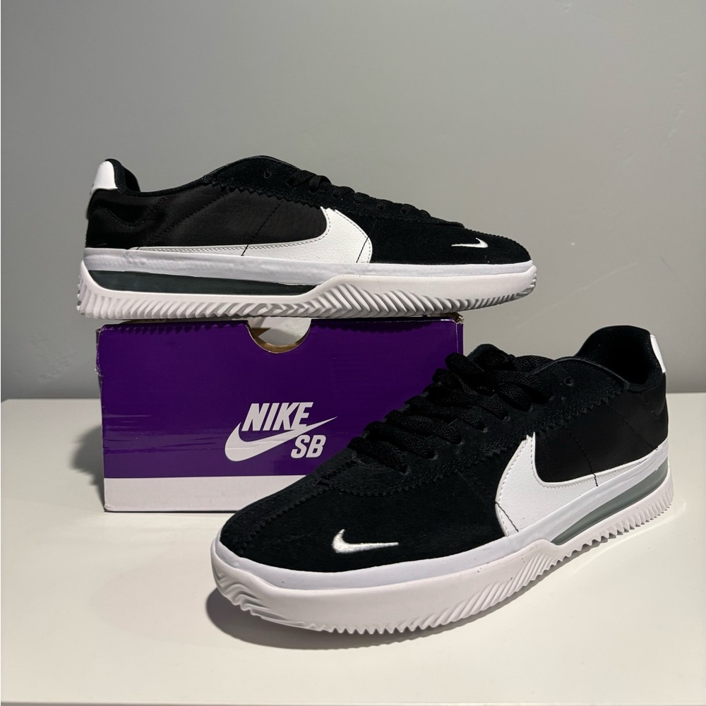 Nike BRSB. Brand new.  never worn.  Nike SB
